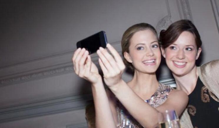 Social Networks: l'88% dei giovani si connette da smartphone