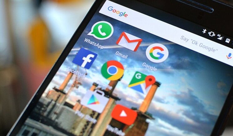 WhatsApp raggiunge un miliardo di utenti, ma senza ricavi