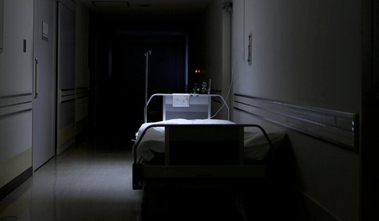 Diminuiscono i ricoveri ospedalieri, ma resta l'emergenza in Campania