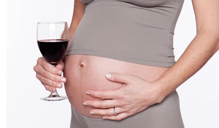L'Alcol in gravidanza è nocivo anche in piccole quantità