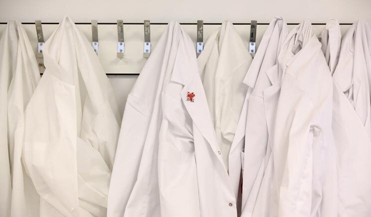 Assenteismo, nuovi arresti e indagini tra il personale medico