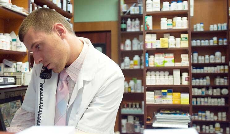 Pediatra vendeva farmaci omaggio ai genitori: indagato