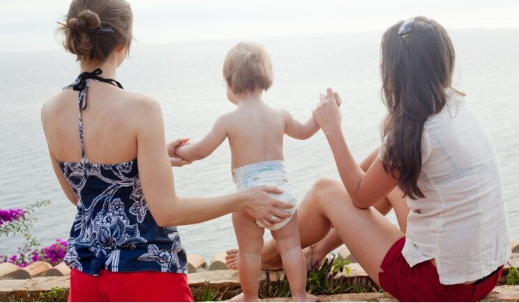 Stepchild adoption: retromarcia dei pediatri sulle adozioni gay