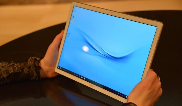 Huawei lancia MateBook, tablet ibrido con tastiera al seguito