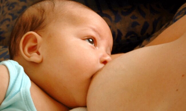 Nel latte materno passano cellule staminali da madre a figlio