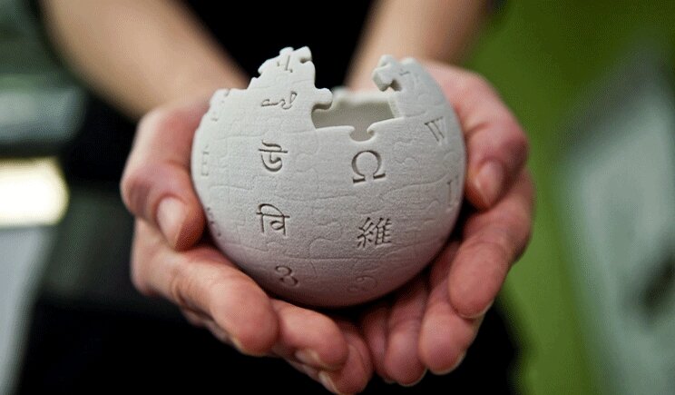 Wikipedia usata come arma di ricatto per centinaia di persone