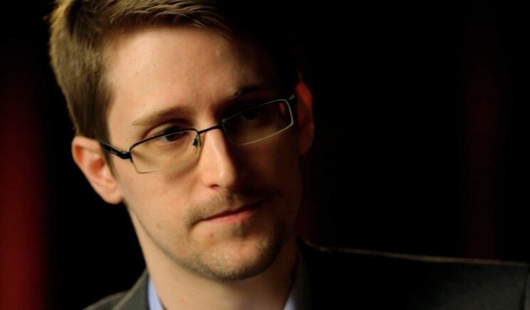 Snowden contro l'FBI sul caso Apple
