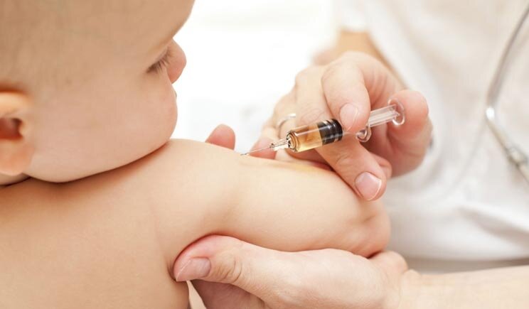Vaccini: sanzioni per i medici che sconsigliano?