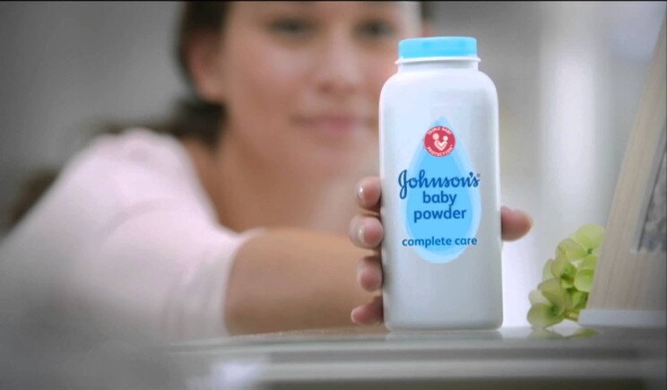 Muore di cancro per colpa del borotalco: J&amp;J condannata
