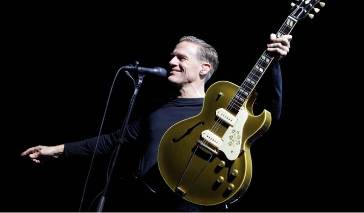 Bryan Adams annulla un concerto in polemica con una legge anti-gay