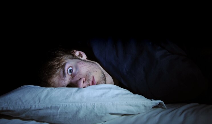 La carenza di sonno produce effetti simili all'alcol