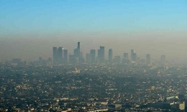 Lo smog accelera il declino delle facoltà intellettuali