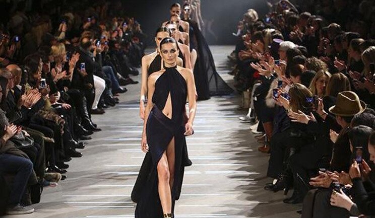 Il nero di Armani chiude la Fashion Week milanese