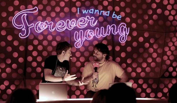 Forever Young: la nuova mezza età secondo Fausto Brizzi