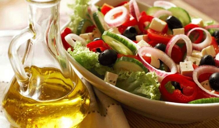 Gravidanza: dieta mediterranea (molto) meglio degli integratori