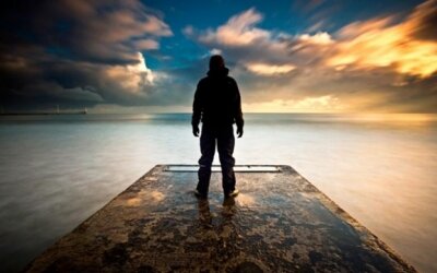 Stare in piedi protegge il Dna dall'invecchiamento